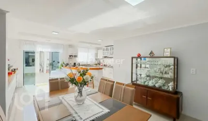 Casa com 4 quartos à venda na Rua Henrique Scliar, 16, Jardim Itu Sabará, Porto Alegre, 233 m2 por R$ 1.150.000