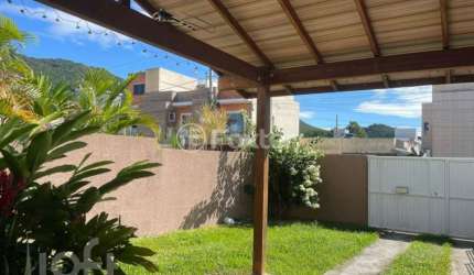 Casa com 4 quartos à venda na Servidão Costa do Moçambique, 68, São João do Rio Vermelho, Florianópolis, 112 m2 por R$ 490.000
