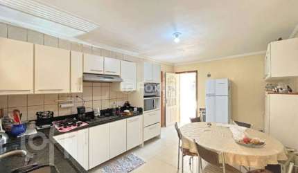 Casa com 4 quartos à venda na Rua João Palma da Silva, 70, Espírito Santo, Porto Alegre, 202 m2 por R$ 725.000