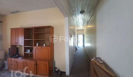 Casa com 3 quartos à venda na Rua Roque Calage, 379, Passo da Areia, Porto Alegre, 200 m2 por R$ 1.100.000
