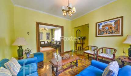 Casa com 3 quartos à venda na Avenida Pirapó, 131, Petrópolis, Porto Alegre, 230 m2 por R$ 1.590.000