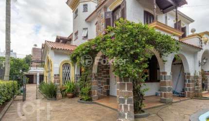 Casa com 3 quartos à venda na Rua Eça de Queiroz, 530, Petrópolis, Porto Alegre, 750 m2 por R$ 3.300.000
