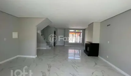 Casa com 3 quartos à venda na Rua da Figueira, 700, Nossa Senhora das Graças, Canoas, 162 m2 por R$ 880.000