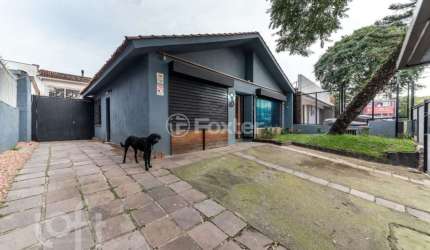 Casa com 3 quartos à venda na Rua Desembargador Espiridião de Lima Medeiros, 40, Três Figueiras, Porto Alegre, 330 m2 por R$ 2.299.990