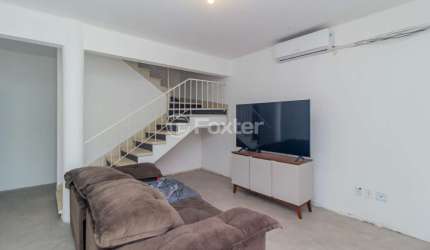 Casa com 5 quartos à venda na Rua Buarque de Macedo, 846, São João, Porto Alegre, 170 m2 por R$ 800.000