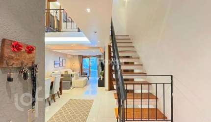 Casa com 3 quartos à venda na Rua Claudio da Silva Pinto, 402, Espírito Santo, Porto Alegre, 198 m2 por R$ 779.000