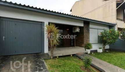 Casa com 3 quartos à venda na Rua Júlio de Castilhos, 890, Niterói, Canoas, 180 m2 por R$ 1.150.000