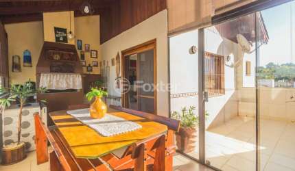 Casa em condomínio fechado com 3 quartos à venda na Rua Coronel Massot, 134, Cristal, Porto Alegre, 19672 m2 por R$ 650.000