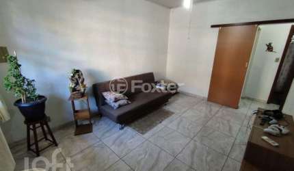 Casa com 2 quartos à venda na Rua Santiago, 270, Passo da Areia, Porto Alegre, 184 m2 por R$ 600.000