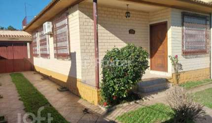 Casa com 3 quartos à venda na Rua Stephan Zweig, 120, Cavalhada, Porto Alegre, 125 m2 por R$ 550.000