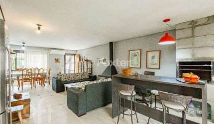Casa com 4 quartos à venda na Rua Ângelo Crivellaro, 333, Jardim do Salso, Porto Alegre, 212 m2 por R$ 780.000