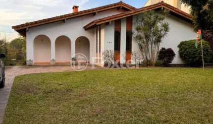 Casa com 4 quartos à venda na Avenida Jacuí, 750, Cristal, Porto Alegre, 353 m2 por R$ 1.900.000