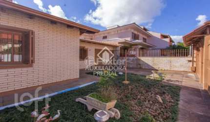 Casa com 3 quartos à venda na Rua Moacyr Godoy Ilha, 40, Espírito Santo, Porto Alegre, 152 m2 por R$ 490.000
