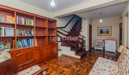 Casa com 4 quartos à venda na Rua Lima, 39, Vila João Pessoa, Porto Alegre, 261 m2 por R$ 465.000