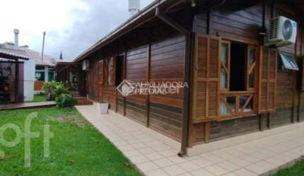 Casa com 3 quartos à venda na Rua do Capim, 3659, Passagem de Maciambú (Ens Brito), Palhoça, 300 m2 por R$ 1.700.000