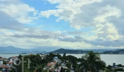 Casa com 3 quartos à venda na Rua João Meirelles, 636, Abraão, Florianópolis, 232 m2 por R$ 1.988.000