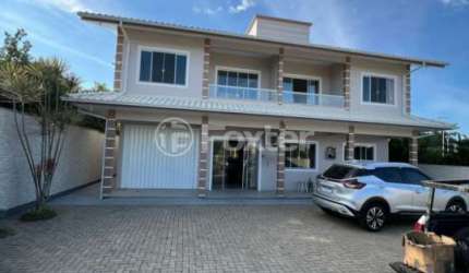 Casa com 8 quartos à venda na Rua Jandaia, 286, Enseada de Brito, Palhoça, 295 m2 por R$ 1.300.000