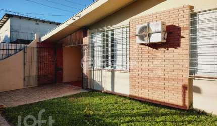 Casa com 3 quartos à venda na Avenida Brino, 409, Santa Maria Goretti, Porto Alegre, 140 m2 por R$ 640.000