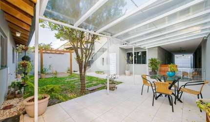 Casa com 7 quartos à venda na Rua Adinar dos Santos Ribeiro, 270, Fazendinha, Curitiba por R$ 899.000