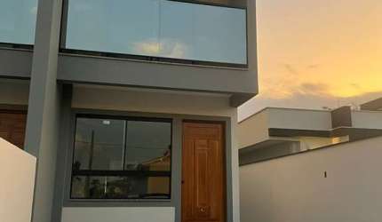 Sobrado a venda de 03 Dormitórios sendo 01 Suíte com amplo terreno em Forquílhas-São José-SC