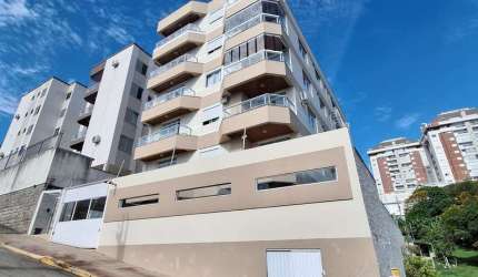 Apartamento mobiliado com 3 quartos, suíte e sacada com churrasqueira - Coloninha, Florianópolis/SC