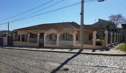 Casa Residencial com 3 quartos  à venda, 295.00 m2 por R$650000.00  - Orfas - Ponta Grossa/PR