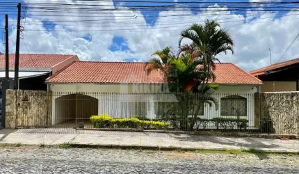 Casa Residencial com 3 quartos  à venda, 200.00 m2 por R$980000.00  - Jardim Carvalho - Ponta Grossa/PR