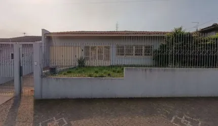 Casa Residencial com 5 quartos  para alugar, 300.00 m2 por R$2800.00  - Uvaranas - Ponta Grossa/PR