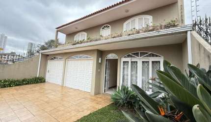 Casa Residencial com 3 quartos  para alugar, 200.00 m2 por R$4150.00  - Oficinas - Ponta Grossa/PR