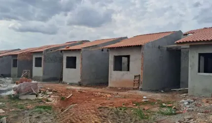 Casa Residencial com 2 quartos  à venda, 49.00 m2 por R$185000.00  - Uvaranas - Ponta Grossa/PR