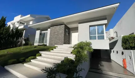Casa Residencial com 4 quartos  à venda, 395.00 m2 por R$3600000.00  - Orfas - Ponta Grossa/PR