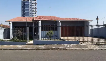 Casa Residencial com 4 quartos  à venda, 310.00 m2 por R$1600000.00  - Orfas - Ponta Grossa/PR