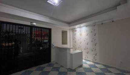 Comercial com 3 quartos  para alugar, 70.00 m2 por R$2700.00  - Oficinas - Ponta Grossa/PR