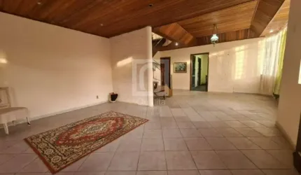Casa a venda para fins comerciais ou residenciais no centro de Araçoiaba da Serra