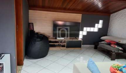 Casa sobrado à Venda no Bairro Wanel Ville em Sorocaba