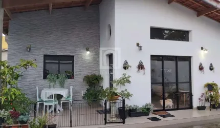 Casa térrea no Jardim Europa  com 4 quartos, 1 suíte e 4 vagas de garagem