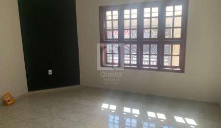Casa à venda no Wanel Ville em Sorocaba com área gourmet e quintal