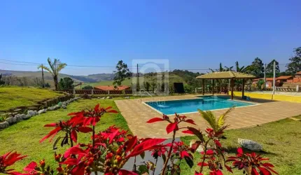 Chácara com piscina à venda próxima à Represa de Itupararanga