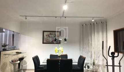 Casa à venda em Votorantim | 3 quartos, churrasqueira, próxima ao Iguatemi