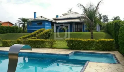 Casa à venda no Condomínio Pinheiros do Lago em Alambari, SP