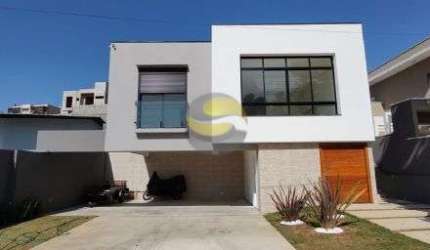Casa moderna, Nova com 03 suites, com piscina.