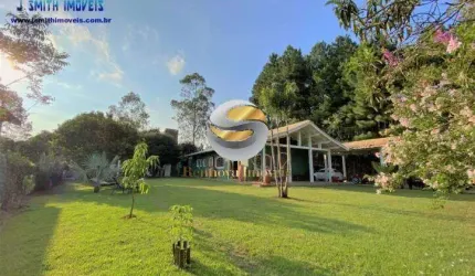 CASA CAMPESTRE EM CONDOMÍNIO FECHADO EM COTIA. ÓTIMO TERRENO 1.000m²