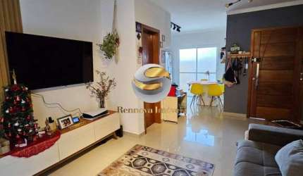 Vendo Linda casa, 2 suites, Semi Isolada, toda decorada, pintura nova.