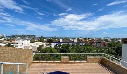 COBERTURA DUPLEX À VENDA NA ENSEADA