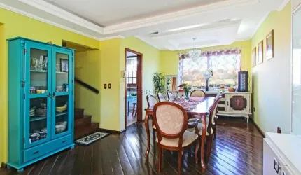 Casa em Condomínio 3 dorms c/2 suítes e 2 garagens