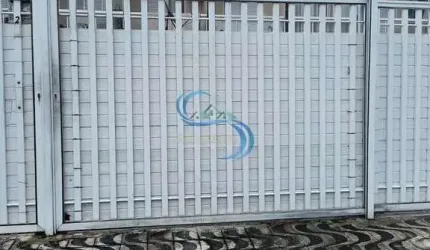 Casa de Condomínio com 2 quartos,PG  R$250mil