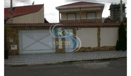 Sobrado 5 dormitórios 5 suítes piscina e churrasqueira 50 metros do Mar