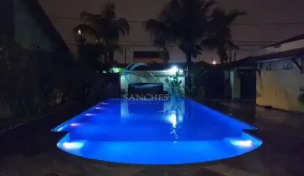 Casa com 5 dorms, Maracanã, Praia Grande - R$ 1.5 mi, Cod: 3377