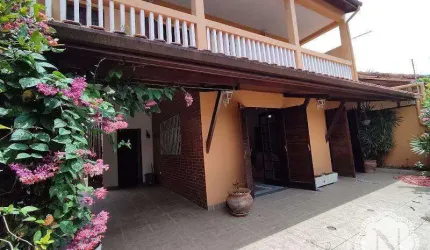 Sobrado à venda com 3 quartos no bairro Bopiranga