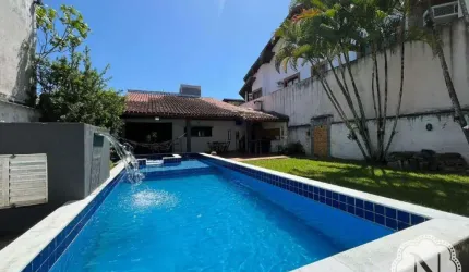 Sobrado à venda com 4 quartos no bairro Cibratel